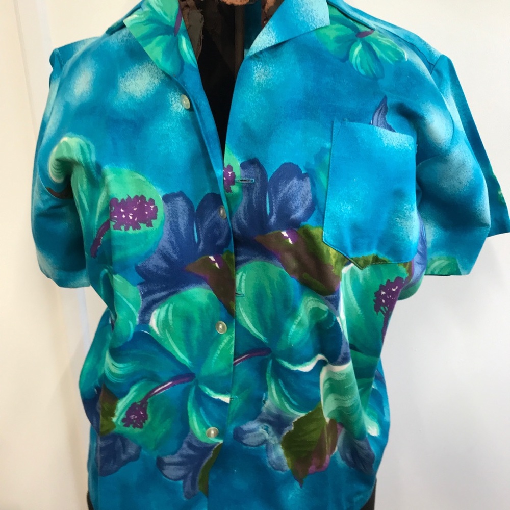 Fun Hawaiian shirt made in Hawaii